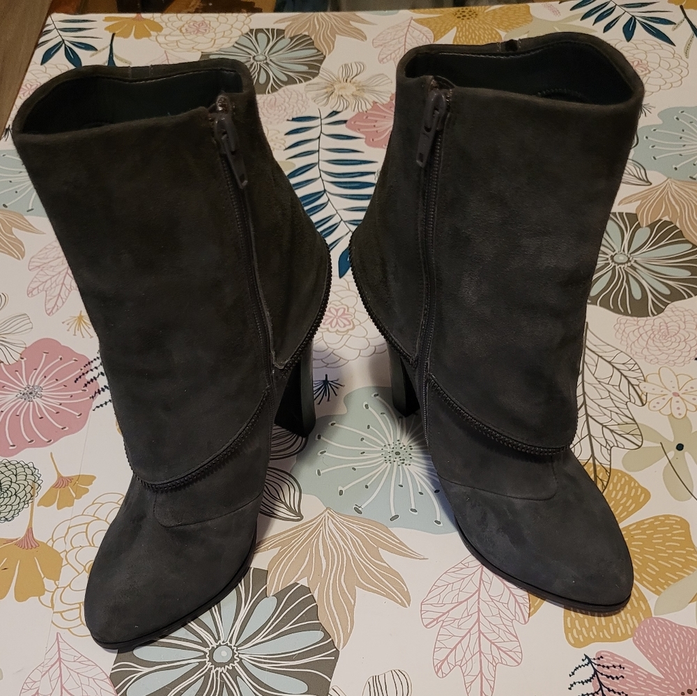 UK3 Booties - Picture 6 of 6